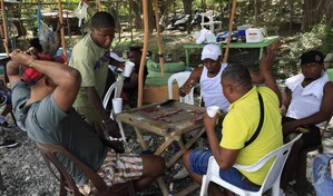 Entre prevenci&oacute;n y disfrute: as&iacute; se vive el Viernes Santo en el sur del pa&iacute;s