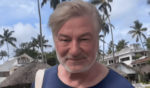 Alec Baldwin celebra su cumplea&ntilde;os en RD y su esposa aclara divertida confusi&oacute;n con Antonio Banderas