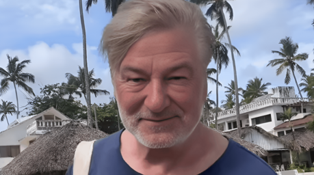 Alec Baldwin celebra su cumplea&ntilde;os en RD y su esposa aclara divertida confusi&oacute;n con Antonio Banderas