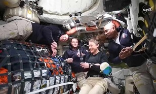 Orgullosamente plomera espacial: Christina Koch resuelve una falla en la misi&oacute;n Artemis II