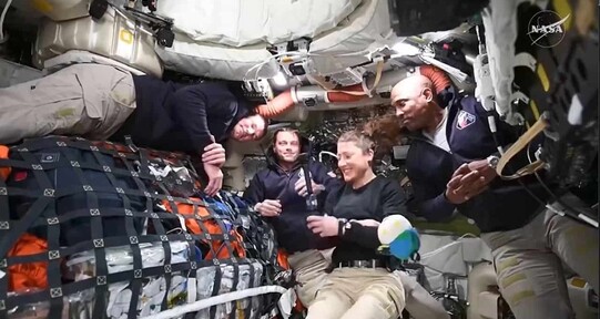 Orgullosamente plomera espacial: Christina Koch resuelve una falla en la misi&oacute;n Artemis II