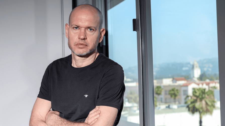 Director israelí Nadav Lapid quiere sacudir las almas con su caótica sátira Yes