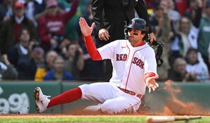 Mayer y Contreras sacuden jonrones para rescatar a los Red Sox en su estreno en casa