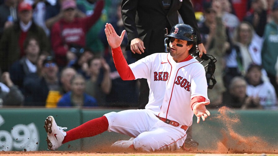 Mayer y Contreras sacuden jonrones para rescatar a los Red Sox en su estreno en casa