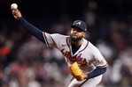 Los Bravos activan al dominicano Reynaldo López, pero pierden a Bryce Elder por cirugía