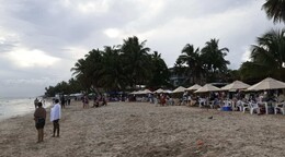 Entre la calma y las quejas: as&iacute; transcurre el Viernes Santo en Guayacanes