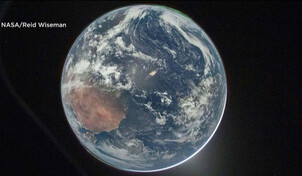 La NASA divulga una foto de la Tierra tomada por un astronauta de la misi&oacute;n Artemis II