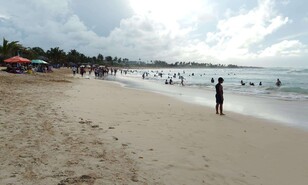 M&aacute;s de 15,000 personas se movilizan en Ver&oacute;n-Punta Cana durante Viernes Santo