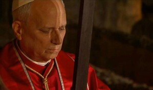 As&iacute; fue el primer viacrucis del papa Le&oacute;n XIV en el Coliseo, en tiempos de guerra