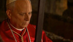 As&iacute; fue el primer viacrucis del papa Le&oacute;n XIV en el Coliseo, en tiempos de guerra