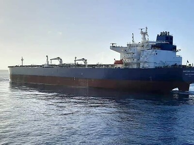 Petrolero ruso concluye descargue de crudo en Cuba