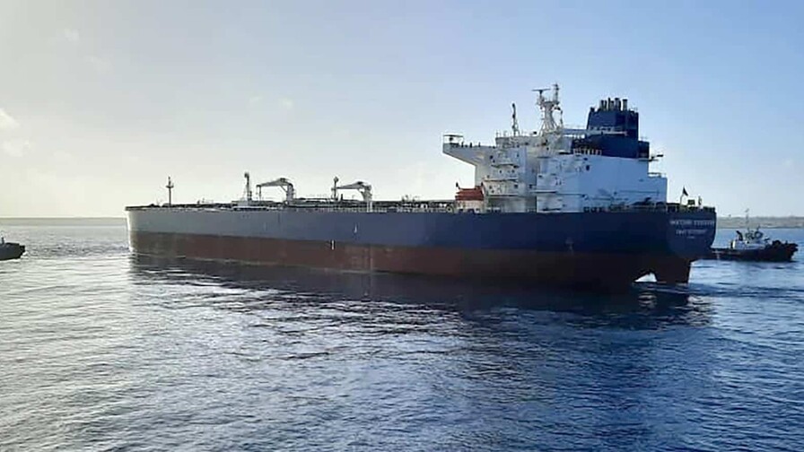 Petrolero ruso concluye descargue de crudo en Cuba para frenar crisis energ&eacute;tica