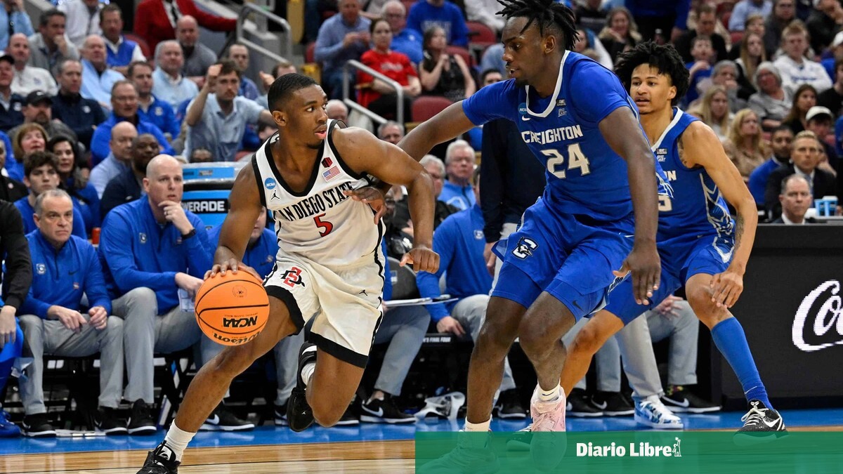 Trump firma orden ejecutiva para regular el deporte universitario