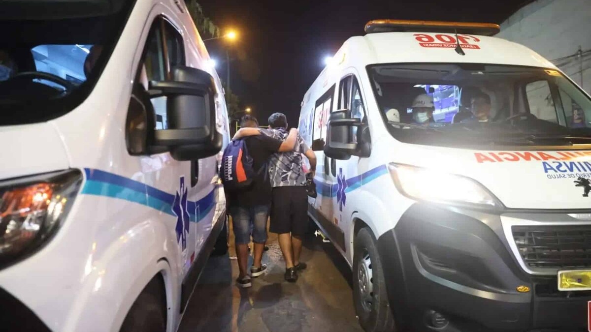 Un muerto y 47 heridos en la previa de un partido de fútbol en Perú