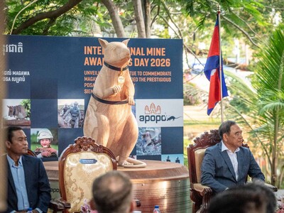 Camboya inaugura primera estatua del mundo de una rata salva vidas