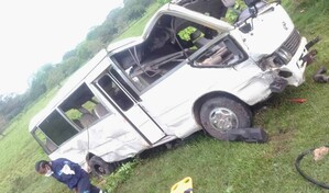 Nueve personas resultan lesionadas tras deslizamiento de autob&uacute;s en carretera Otra Banda–Hig&uuml;ey