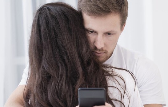 Las edades terminadas en 9 pueden influir en conductas de infidelidad