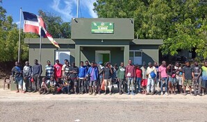 Detienen a 33 haitianos cuando intentaban evadir control militar en Dajab&oacute;n