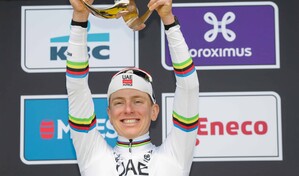 Justicia belga procesa a 20 ciclistas que se saltaron paso a nivel en Tour de Flandes