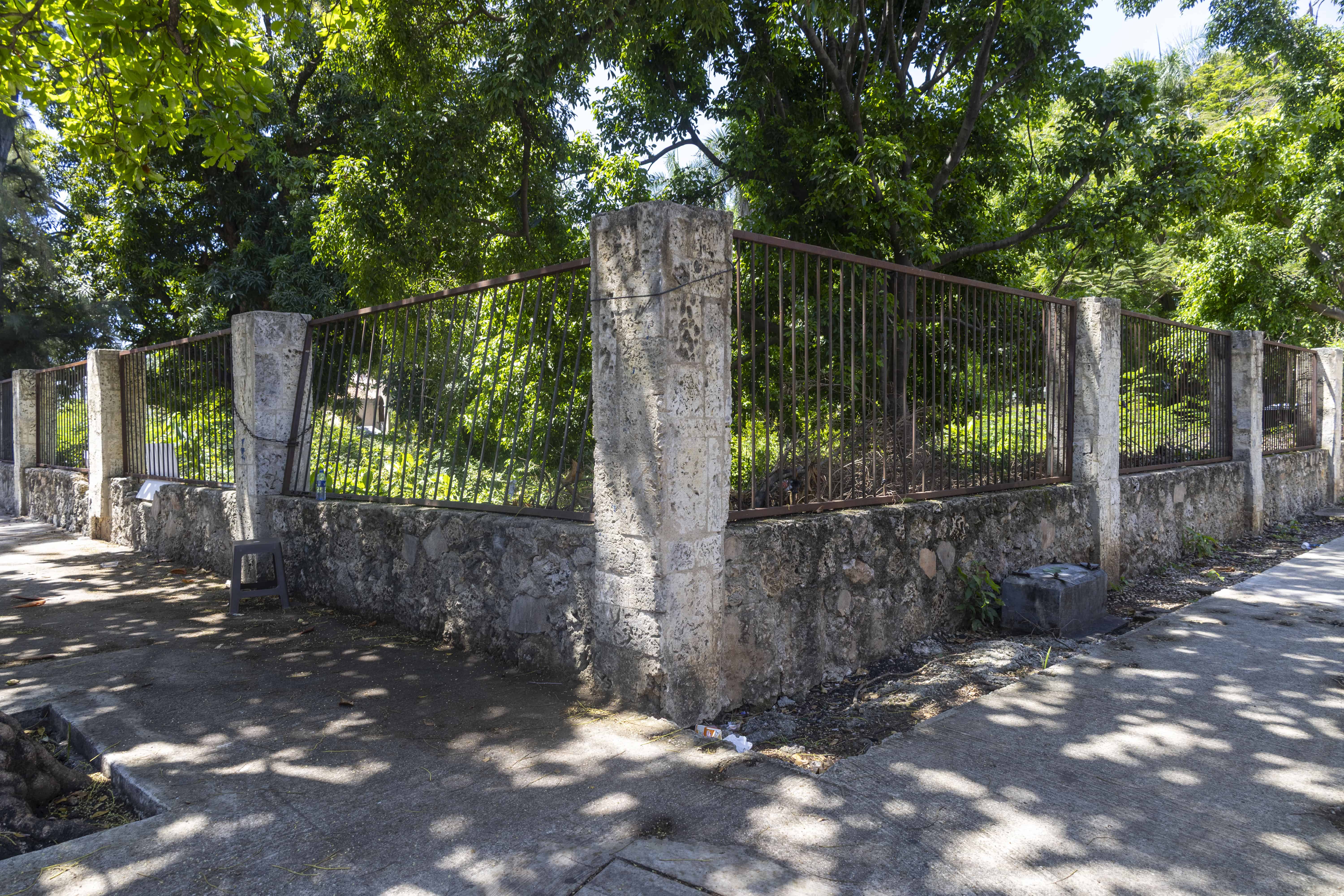 El lugar está abandonado.