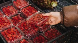 Frambuesas duplican su precio y anticipan aumento en alimentos en Estados Unidos