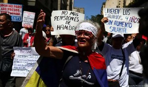 Chavismo convoca una movilizaci&oacute;n por la paz en medio de protestas salariales en Caracas
