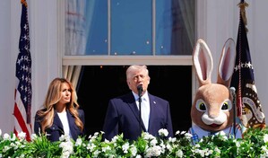 Trump y primera dama de EE. UU. reciben a cientos de ni&ntilde;os para el evento de Lunes de Pascua