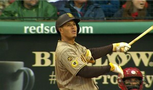 Padres siguen punteros en el oeste, gracias a batazo ganador de Manny Machado