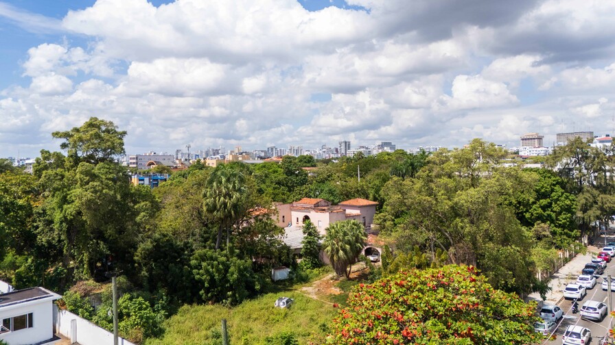 La casona olvidada de Gascue: historia, poder y abandono en la Pasteur esquina Independencia