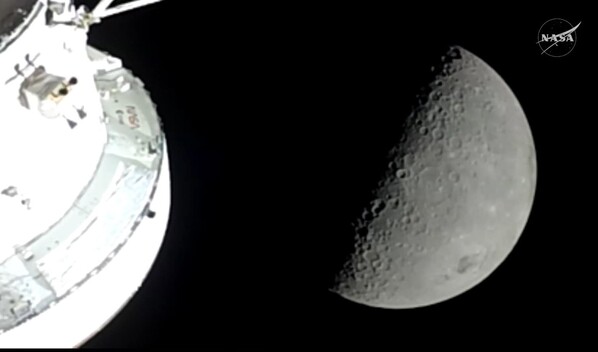 Astronautas de Artemis II relatan a Trump su paso por el lado oscuro de la luna