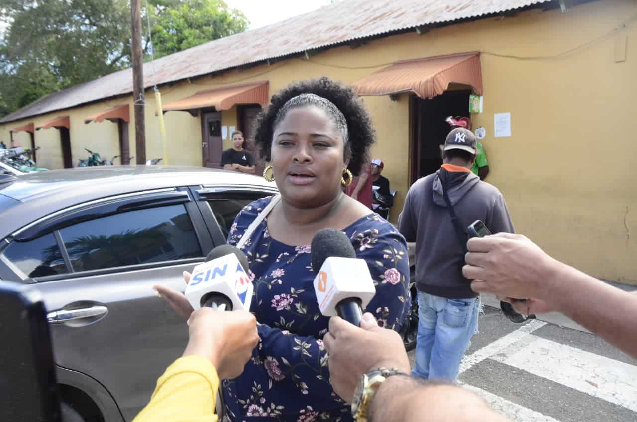 Afectada reacciona tras la retención de sus medios de transporte durante el asueto.