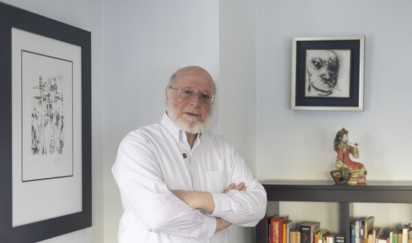 Para Pedro Verg&eacute;s escribir no es ganar premios, es tener algo que decir