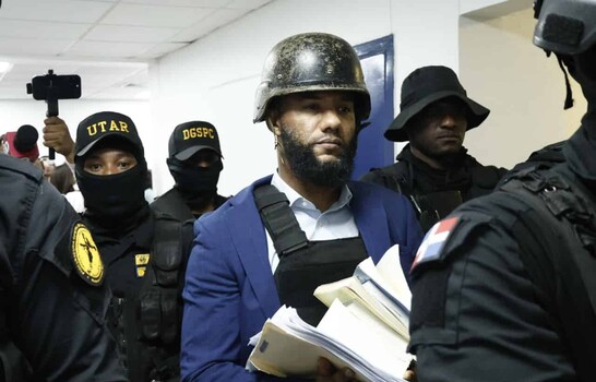 Aplazan medida de coerci&oacute;n contra fiscal acusado de recibir soborno de 10 mil d&oacute;lares