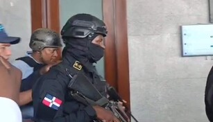 Juez impone prisi&oacute;n preventiva a coronel Mad&eacute; por golpear a una joven en Santo Domingo Este