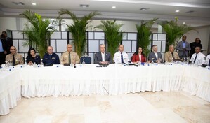 Abinader encabeza reuni&oacute;n de Seguridad Ciudadana en la Polic&iacute;a Nacional