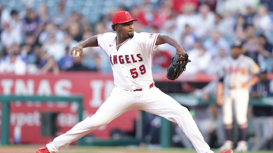 José Soriano domina por ocho entradas y mejora a 3-0 en la temporada José Soriano domina por ocho entradas y mejora a 3-0 en la temporada