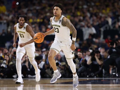 NCAA: Yaxel Lendeborg se sobrepone al dolor y guía a Michigan