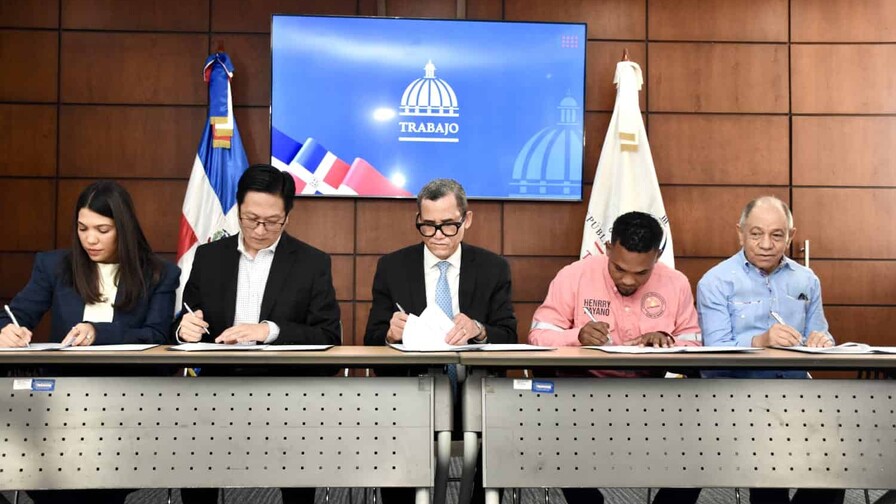 Ministerio de Trabajo impulsa pacto laboral entre la minera Cormidom y sindicato Ministerio de Trabajo impulsa pacto laboral entre la minera Cormidom y sindicato