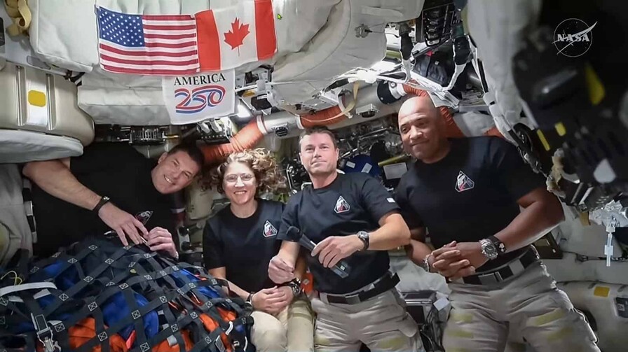 Trump conversa en directo con tripulantes de la misi&oacute;n de Artemis II