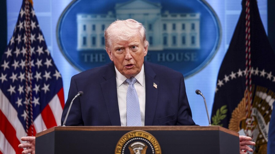 Trump insiste en sus amenazas pero mantiene la incertidumbre a un día del plazo a Irán