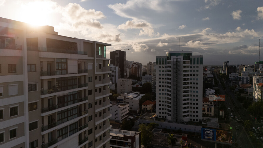 BM baja a 3.6 % crecimiento RD; apunta a mayor capacidad fiscal para subsidiar combustibles