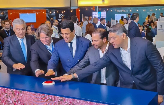 Rep&uacute;blica Dominicana firma 15 acuerdos de turismo en Miami