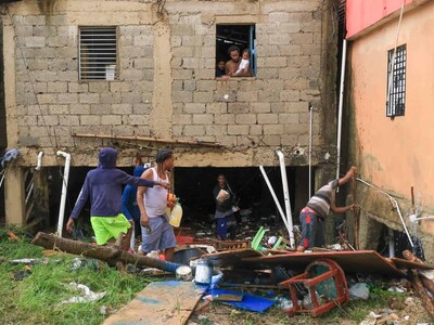 LLuvias causan inundaciones y daños materiales en el barrio Las 800