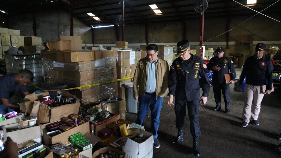 Autoridades incautan m&aacute;s de 2.3 millones de productos il&iacute;citos en Semana Santa