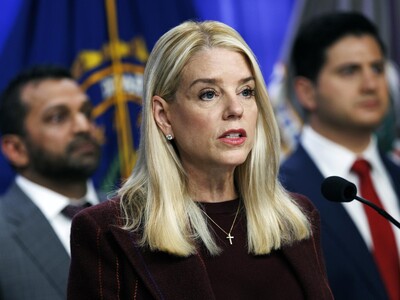 Pam Bondi no comparecerá ante Cámara Representantes por Epstein