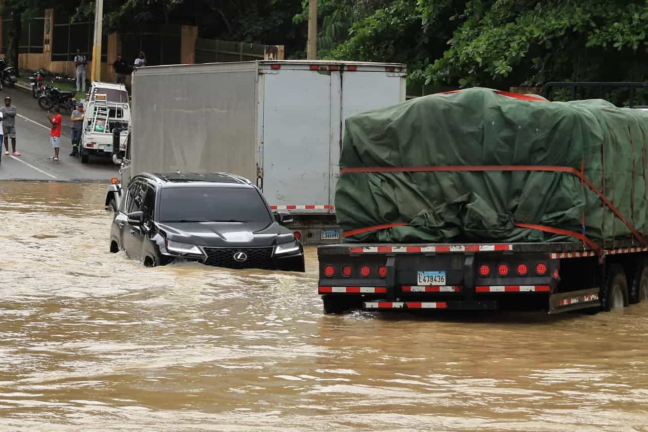 Por qué Santo Domingo se sigue inundando cada vez que llueve Por qué Santo Domingo se sigue inundando cada vez que llueve