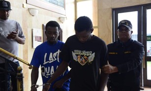 Dictan prisi&oacute;n preventiva contra hermanos acusados de asesinar a dos prestamistas en Santiago