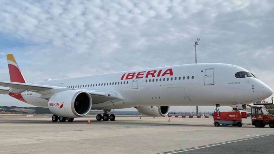 Llega a Venezuela primer vuelo de Iberia tras más de cuatro meses de suspensión Llega a Venezuela primer vuelo de Iberia tras más de cuatro meses de suspensión