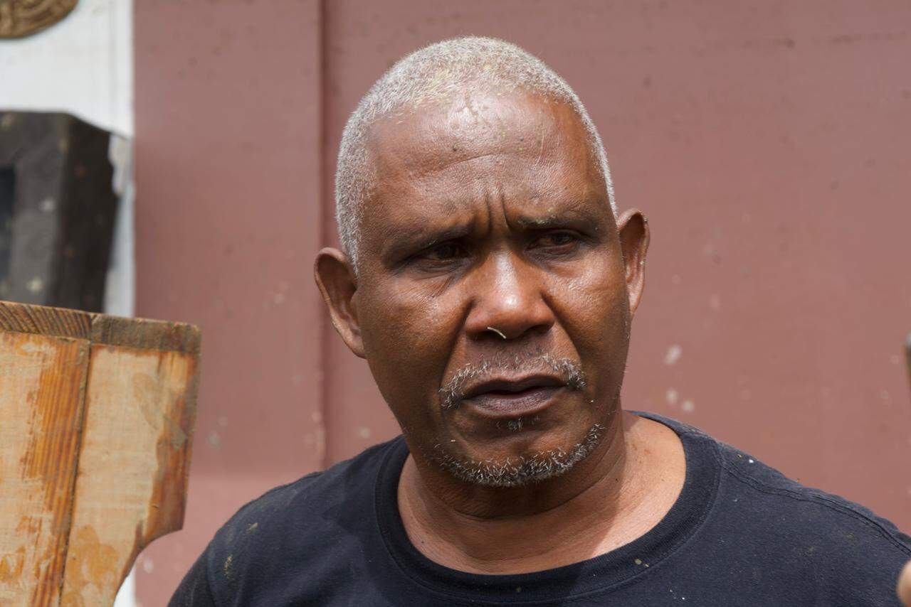 Mart&iacute;n Minaya: Con m&aacute;s de 30 a&ntilde;os en la zona, fue sorprendido por el agua mientras dorm&iacute;a; perdi&oacute; todos sus ajuares, aunque su familia logr&oacute; salir ilesa.