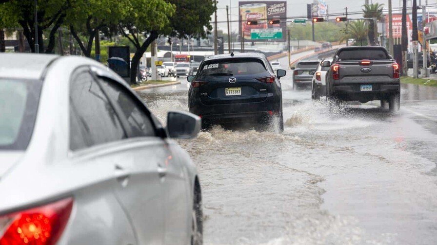 Meteorolog&iacute;a advierte sobre fuertes lluvias e inundaciones para el fin de semana